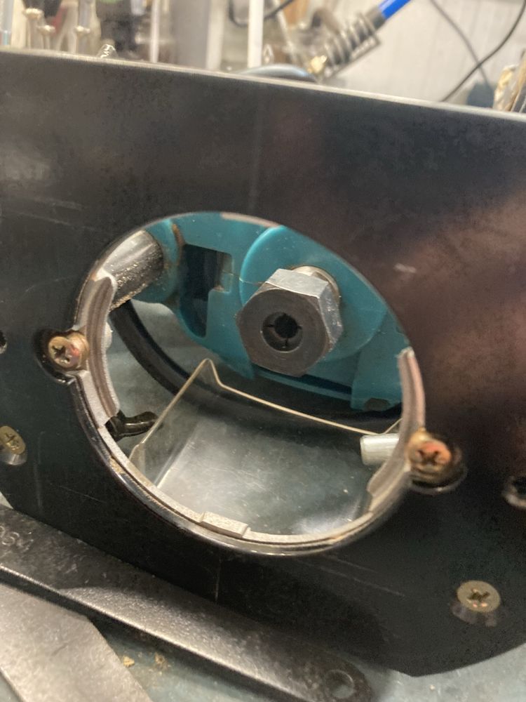 Fresadora/tupia Makita router 860w