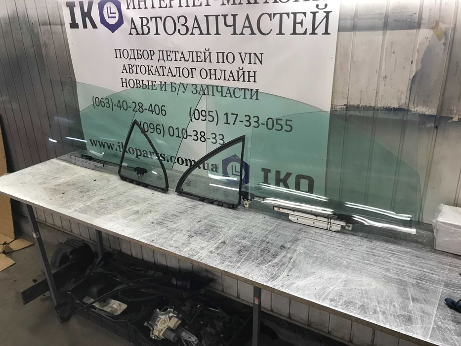 Комплект скло форточка лобове заднє дверне Toyota avensis Т25 тойота