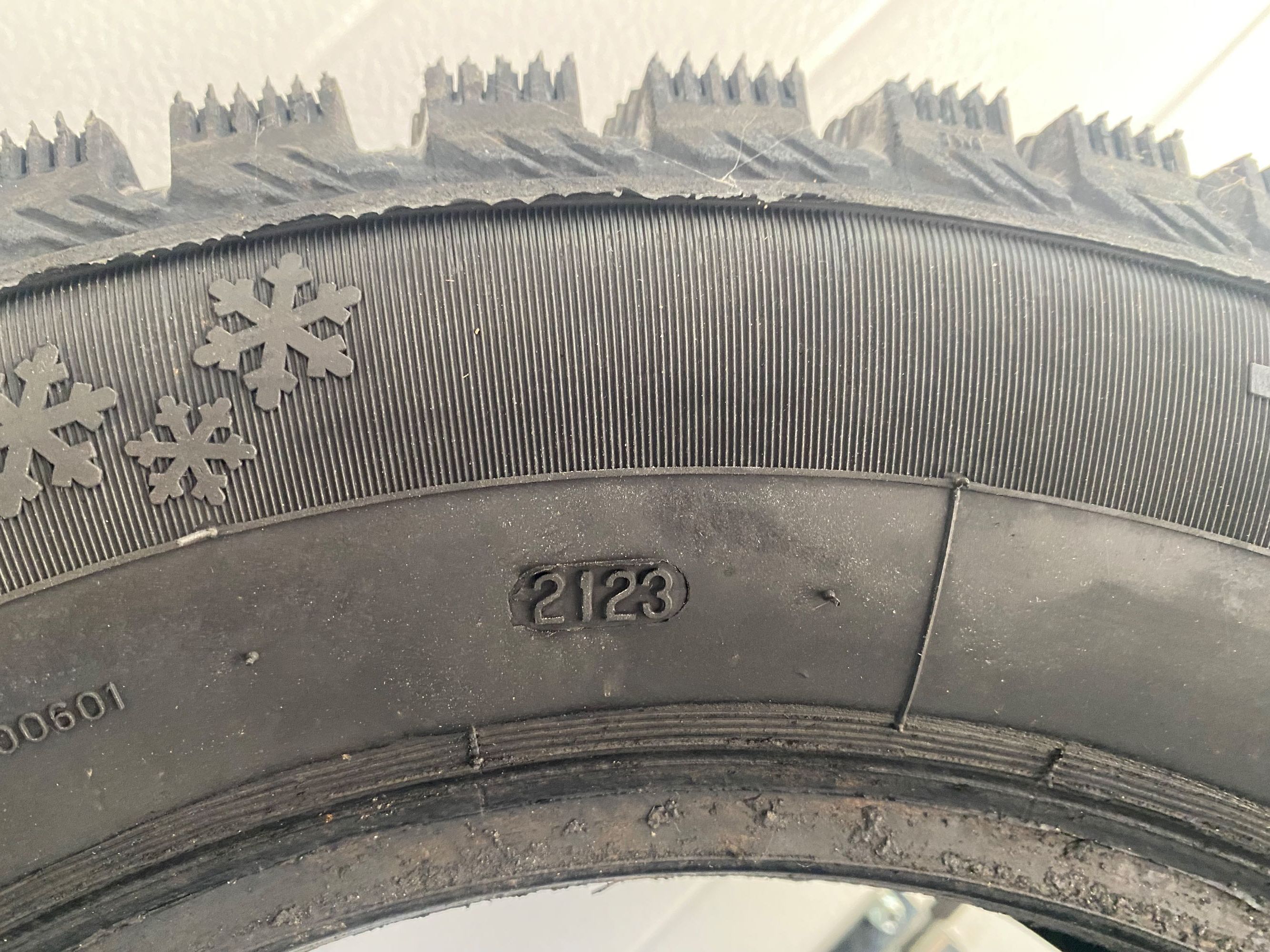 Opona zimowa 195/65 R.15 91T MARKGUM MHK4 bieżnikowana