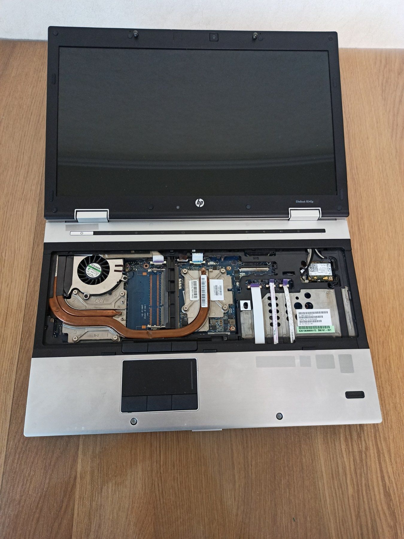 Hp EliteBook 8540p під відновлення або на запчастини