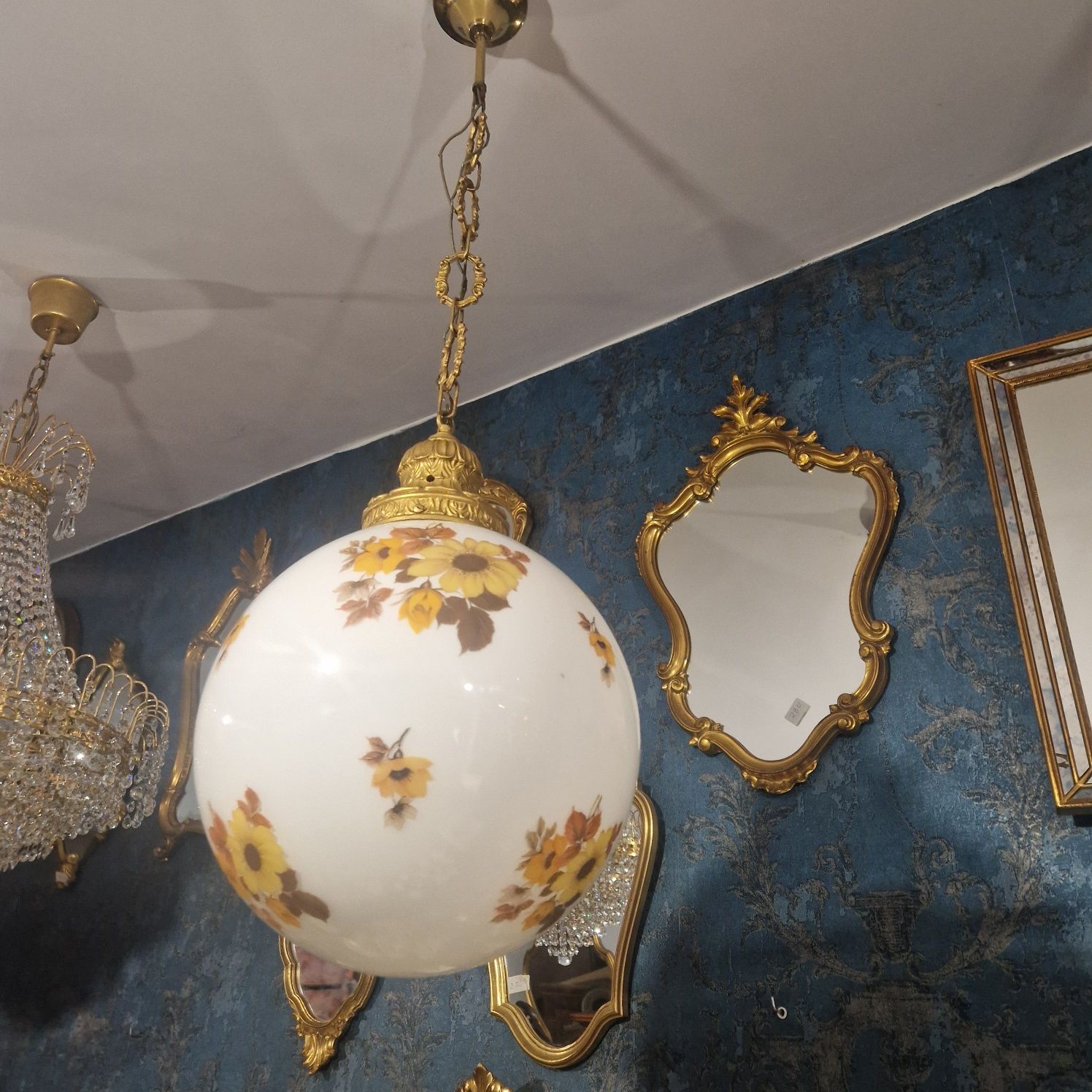 Piękna retro  lampa sufitowa szklaną  kula