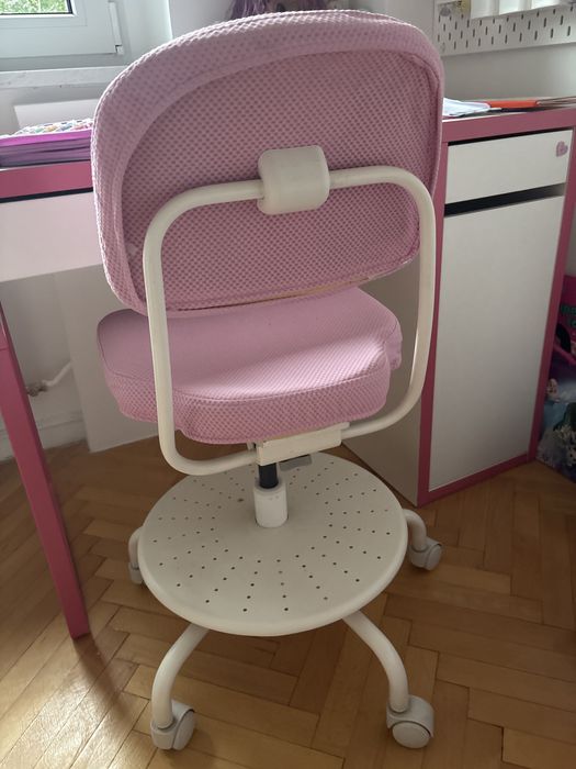 Sprzedam krzeslo obrotowe ikea dla dziewczynki