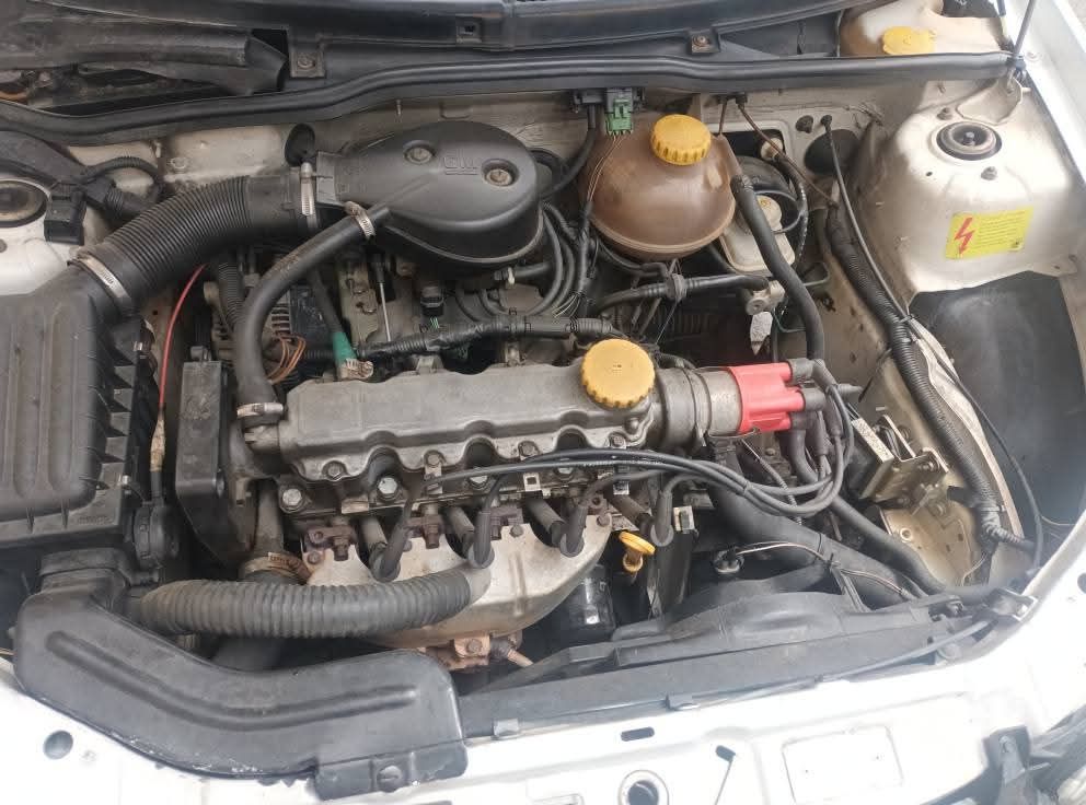 Opel corsa B  bom estado
