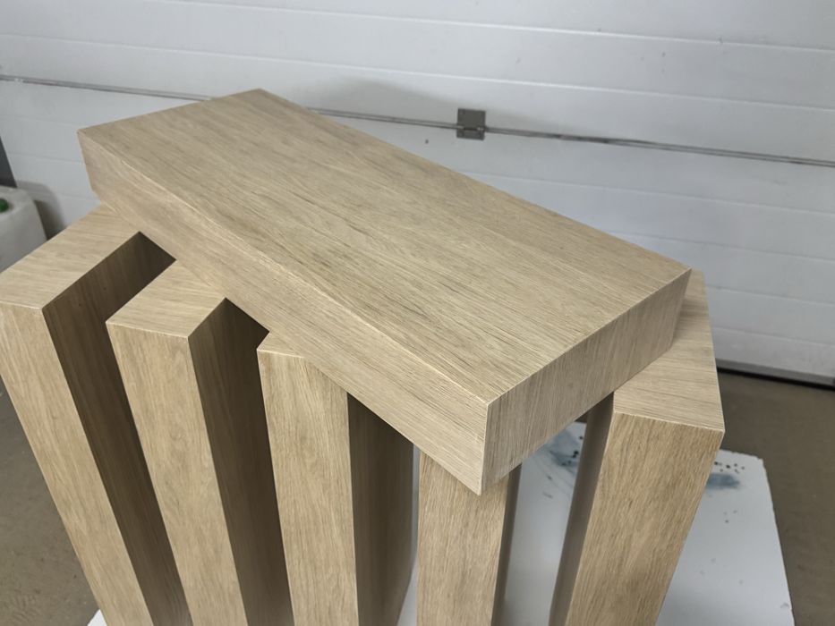 Schody dębowe stopień nabijany pólkowy surowy