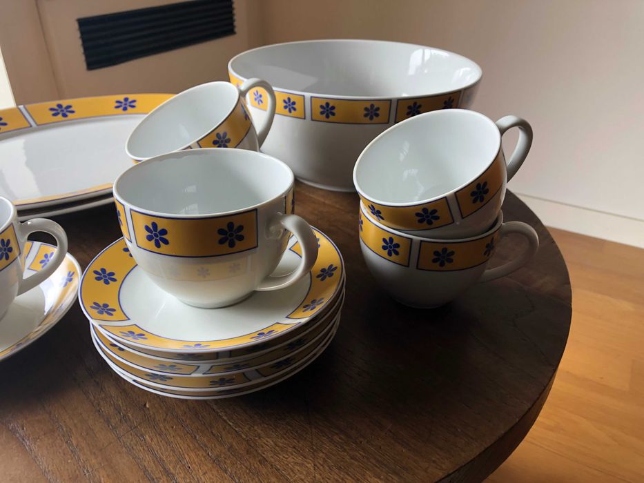 Saladeira, travessas e chávenas chá porcelana JM