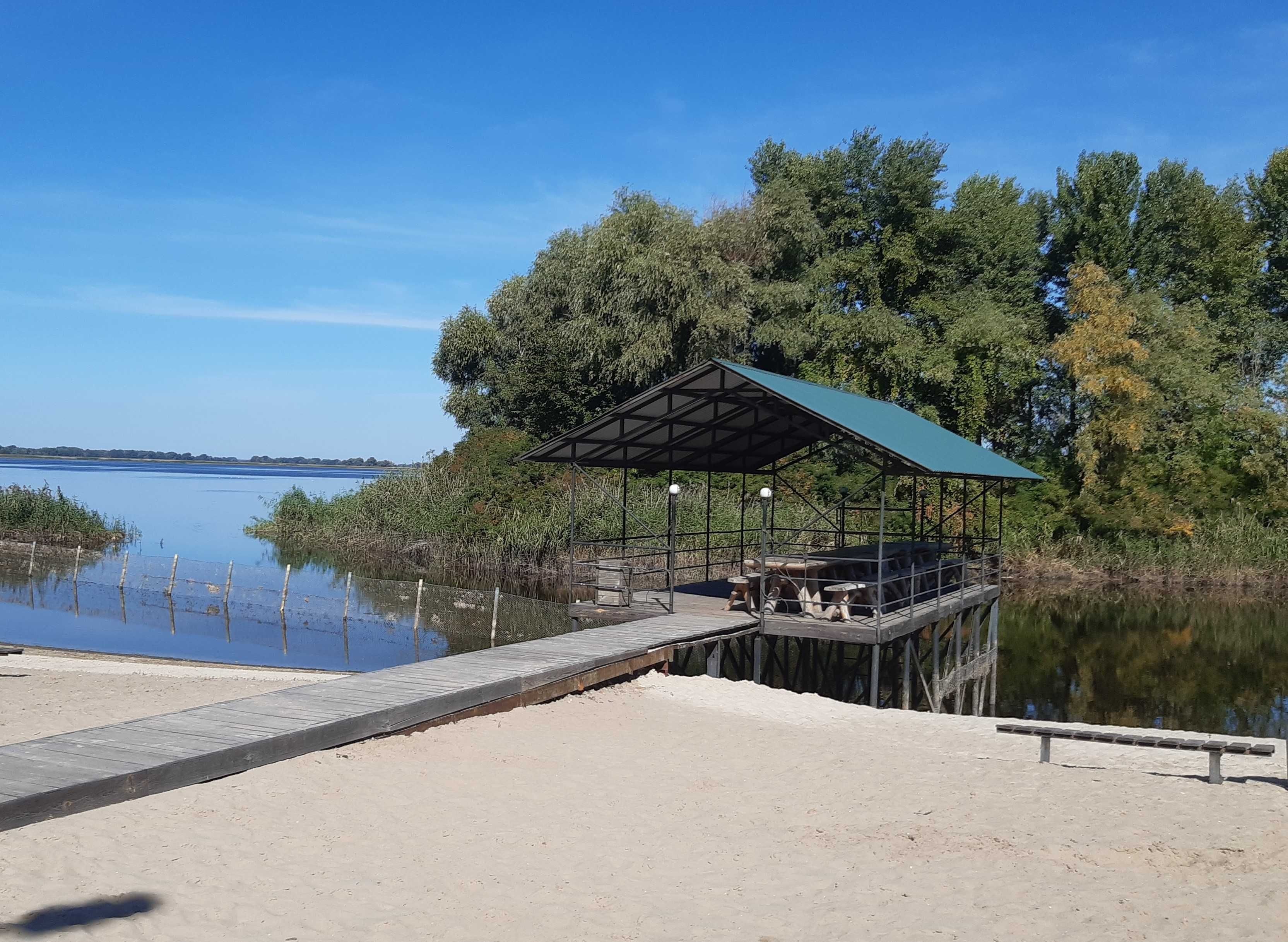 Оренда подобово.  Берег Дніпра. Дахнівка. Район військового госпіталю.