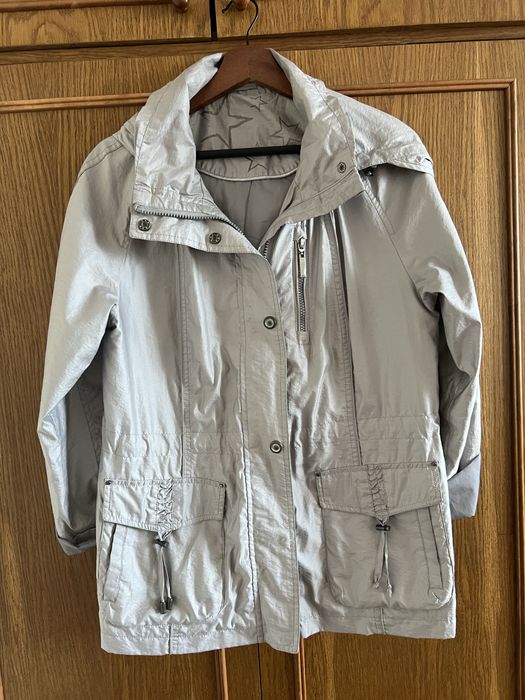 Куртка жіноча вітровка