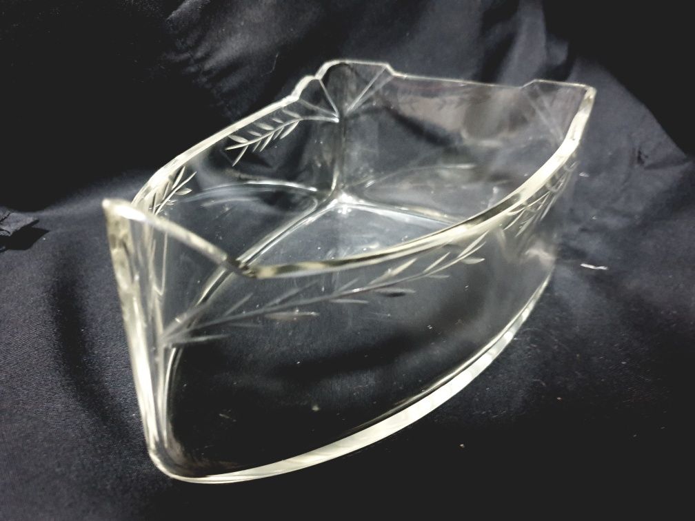 Conjunto de 2 antigas taças de centro de mesa em cristal lapidado
