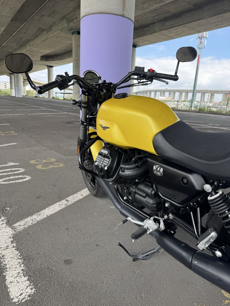 Moto Guzzi V7 850 - Set 2023