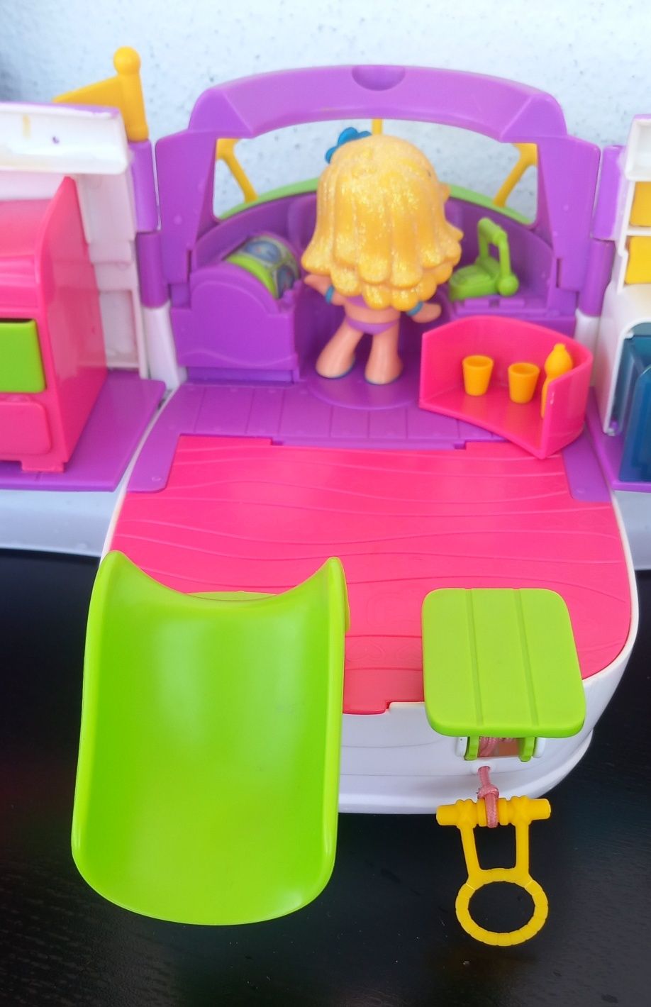 Vendo barco do piny pon com uma boneca
