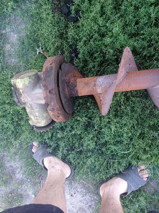 Продам вигрузний шнеш з редуктором  комбайна мдв 524