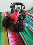 Zabawkowy traktor bruder