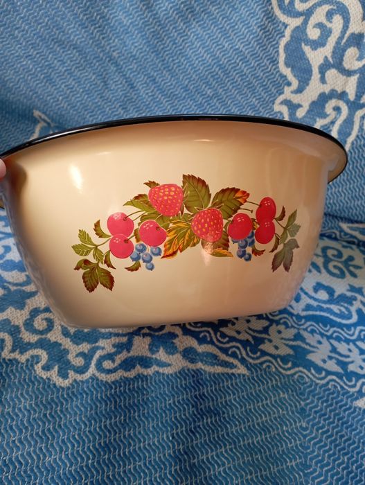 Миски эмалированные советские