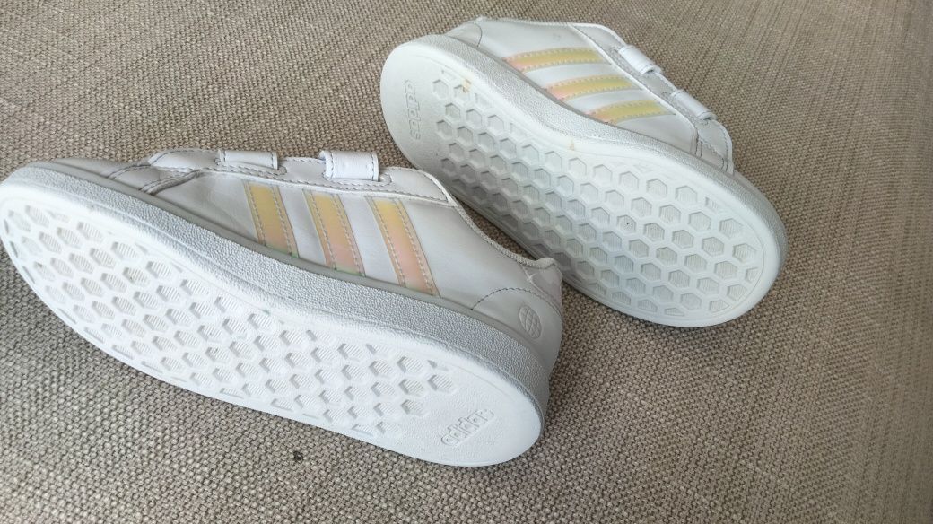 Tênis Adidas criança