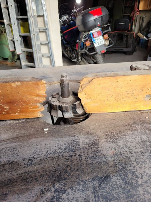 Frezarka górnowrzecionowa