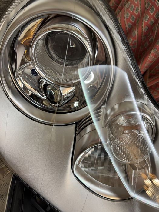 *NOVO - Conjunto opticas frontais bi-xenon Porsche Cayenne 955