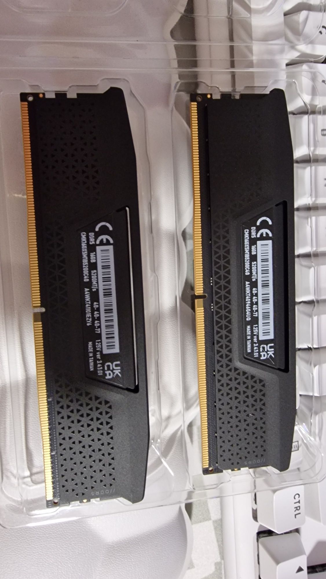 Corsair RAM 2x 16gb - 5200mhz