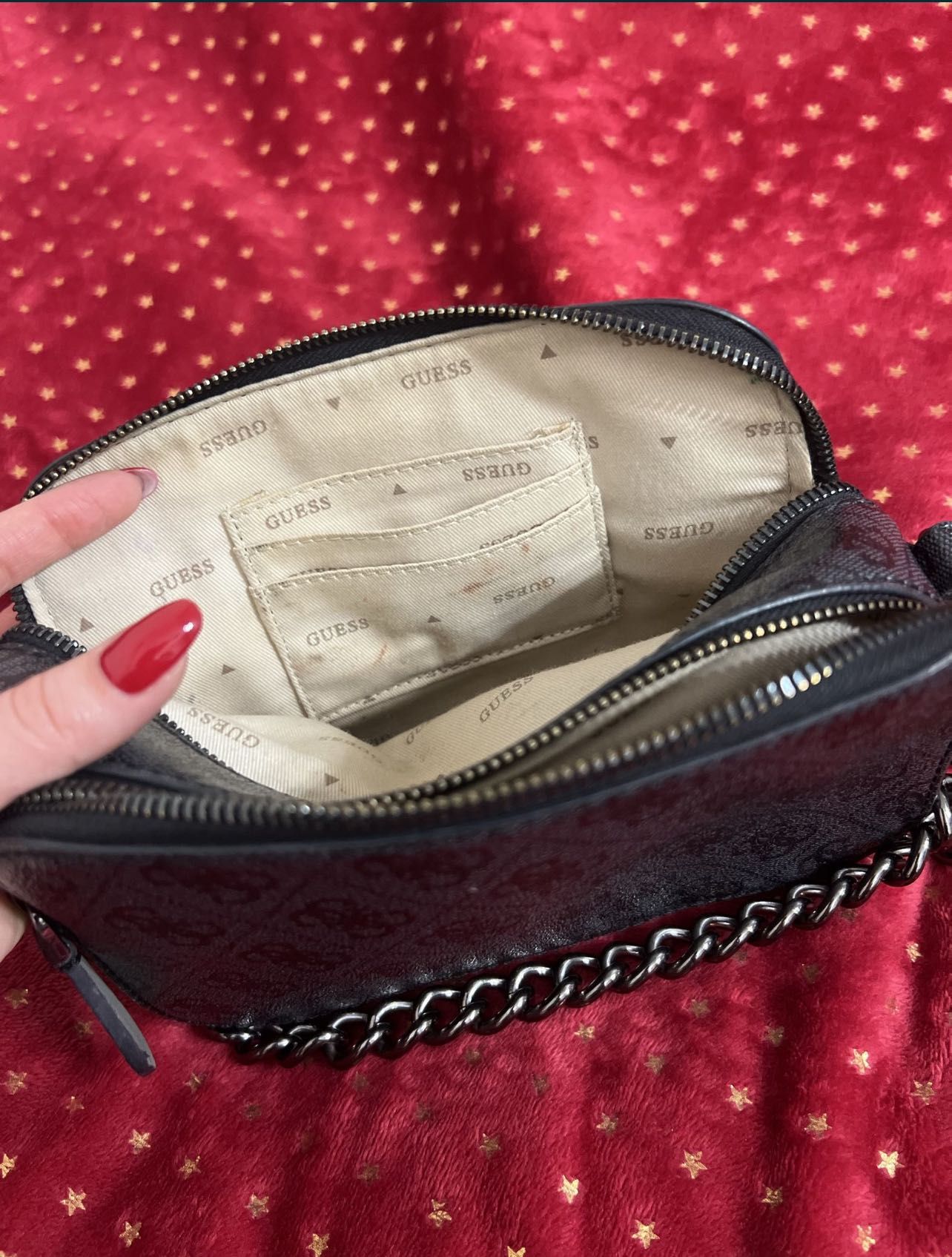 Сумка  крос-боді GUESS Noelle Quatto G
Camera Crossbody оригінал