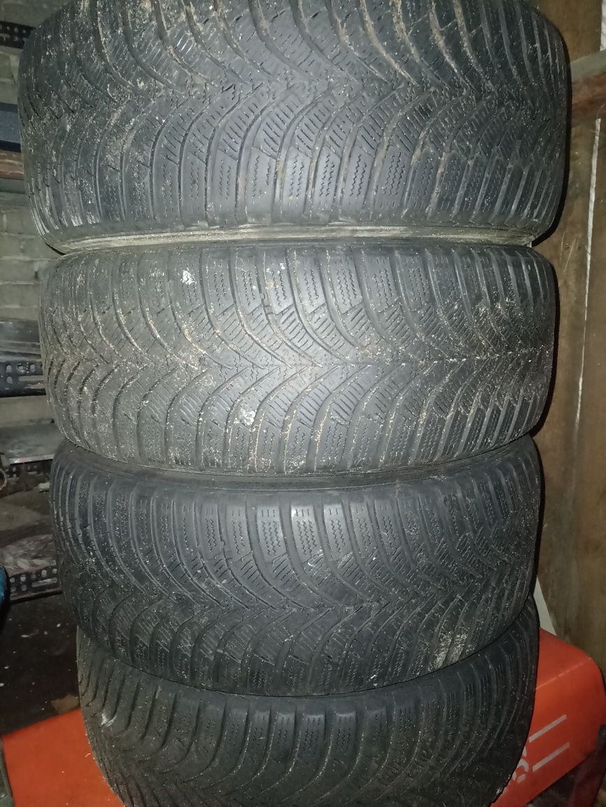 Opony hankok 205/5R16