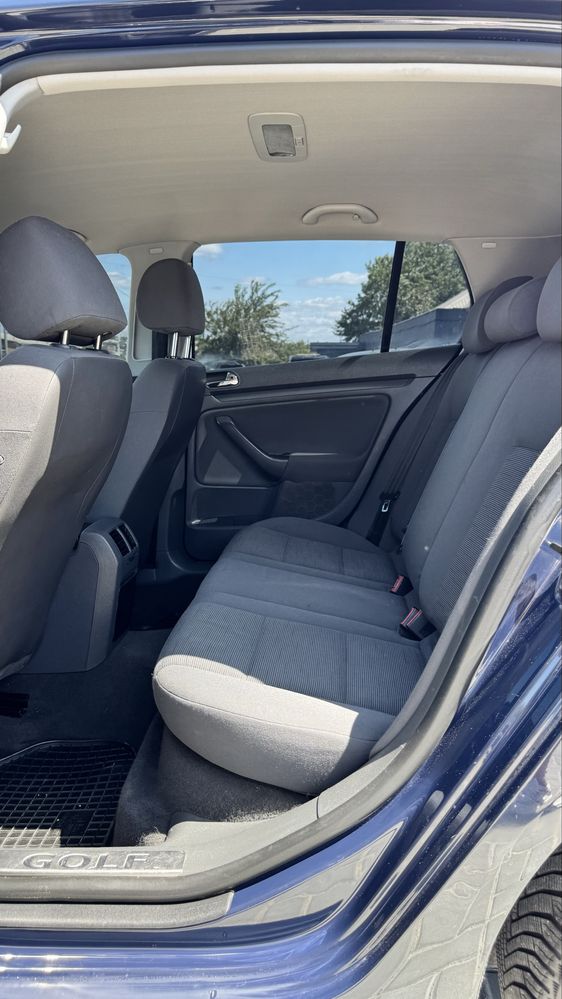 VW Golf 5 Фольксванег Гольф 5 2.0 ДИЗЕЛЬ АВТОМАТ ЕКСКЛЮЗИВ