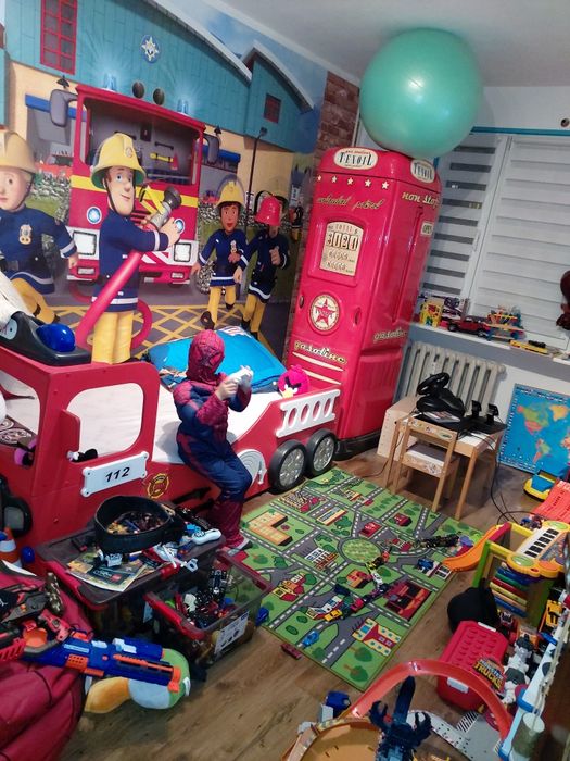 Sprzedam meble, Strażak Sam