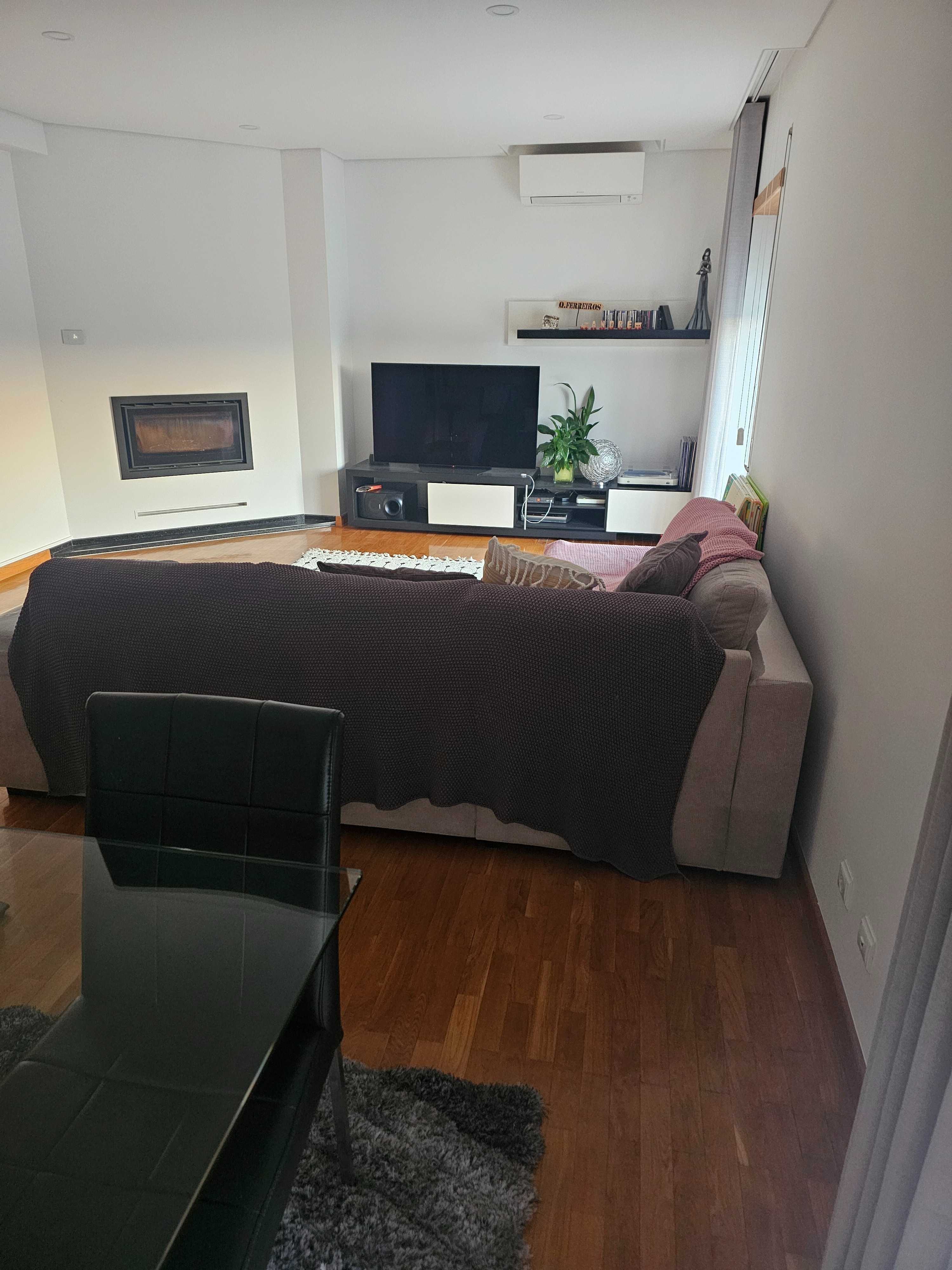 Venda de Apartamento T3 (c/ garagem e terraço)