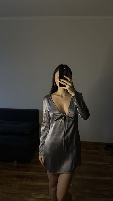Платье Zara серебристое