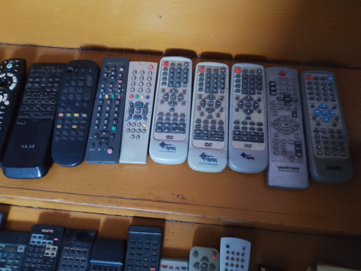 Piloty Pilot Sanyo Elemis Grundig Samsung Thomson Universum
