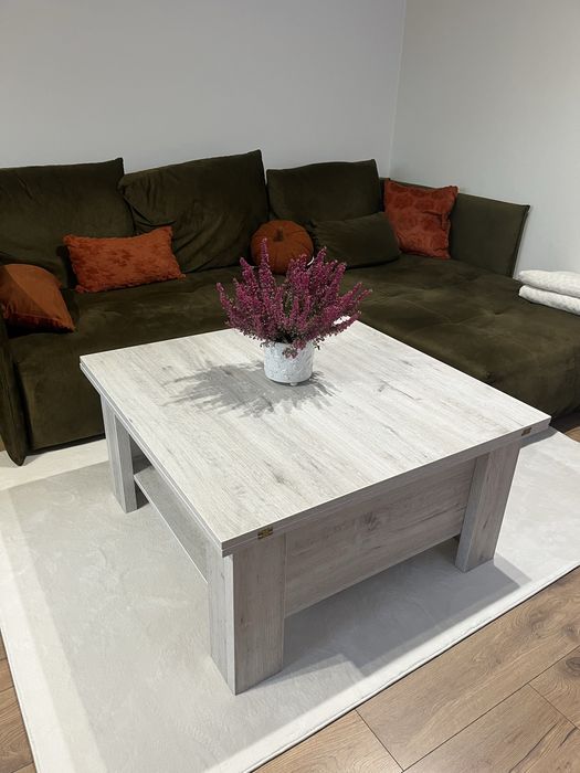 Stolik kawowy rozkładany do dużego stołu