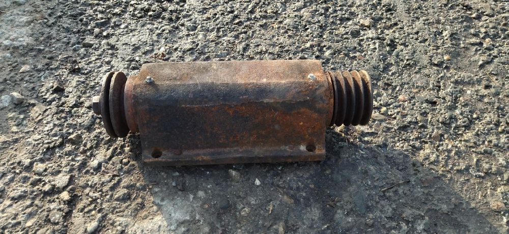 Wał ułożyskowany do cyrkularki krajzegi długość 48 cm piła stołowa