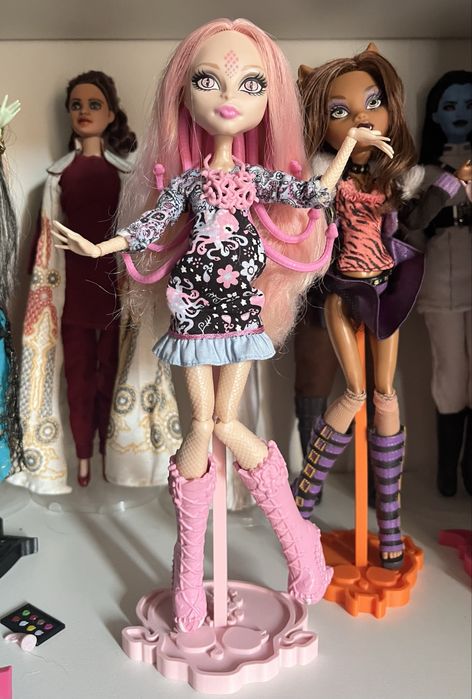Monster high viperine stojak dla lalki