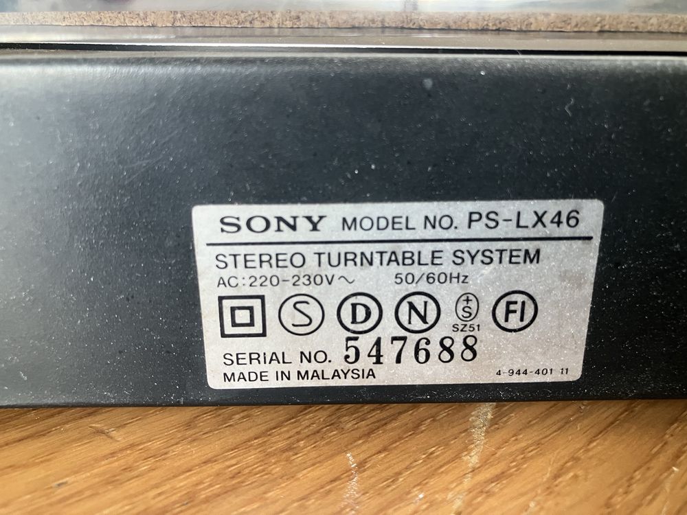 Gira Discos Sony PS-LX 46 + Pre Amp