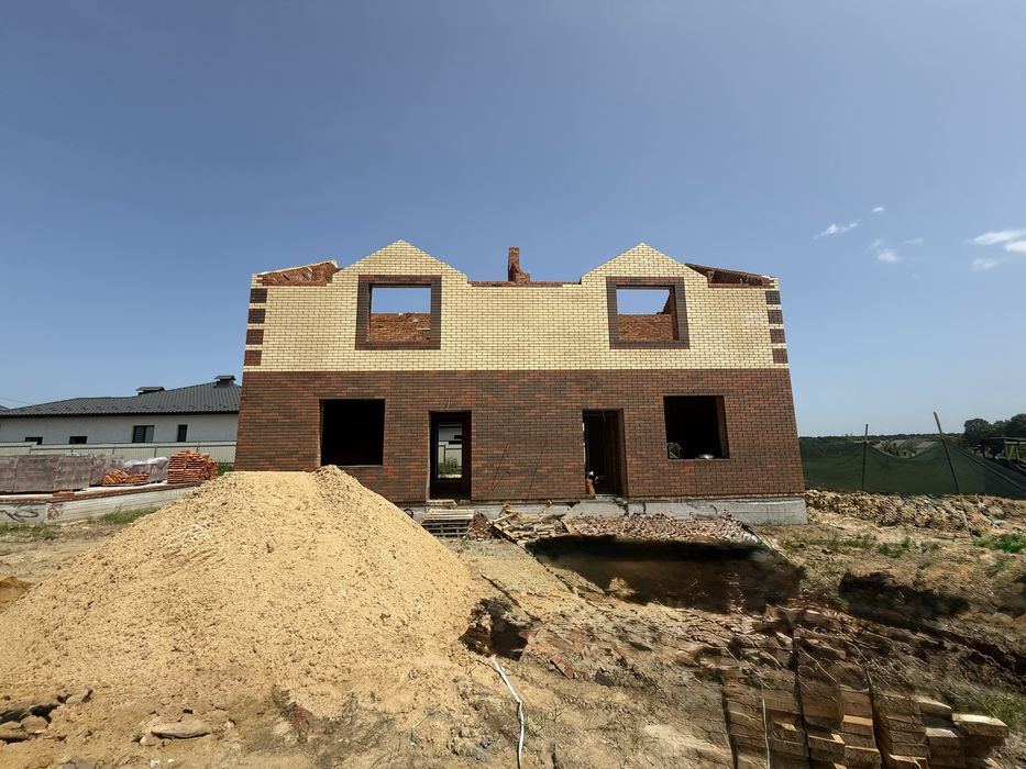 Продаж 2 поверхового дуплекса з ділянкою на 2.5 сотки, 105 кв. м,