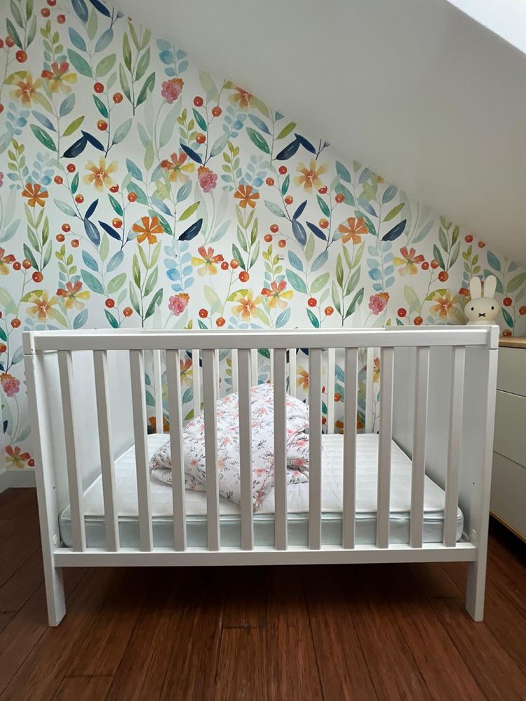 Łóżeczko niemowlęce IKEA Sundvik 60x120 cm z materacem i ochraniaczem