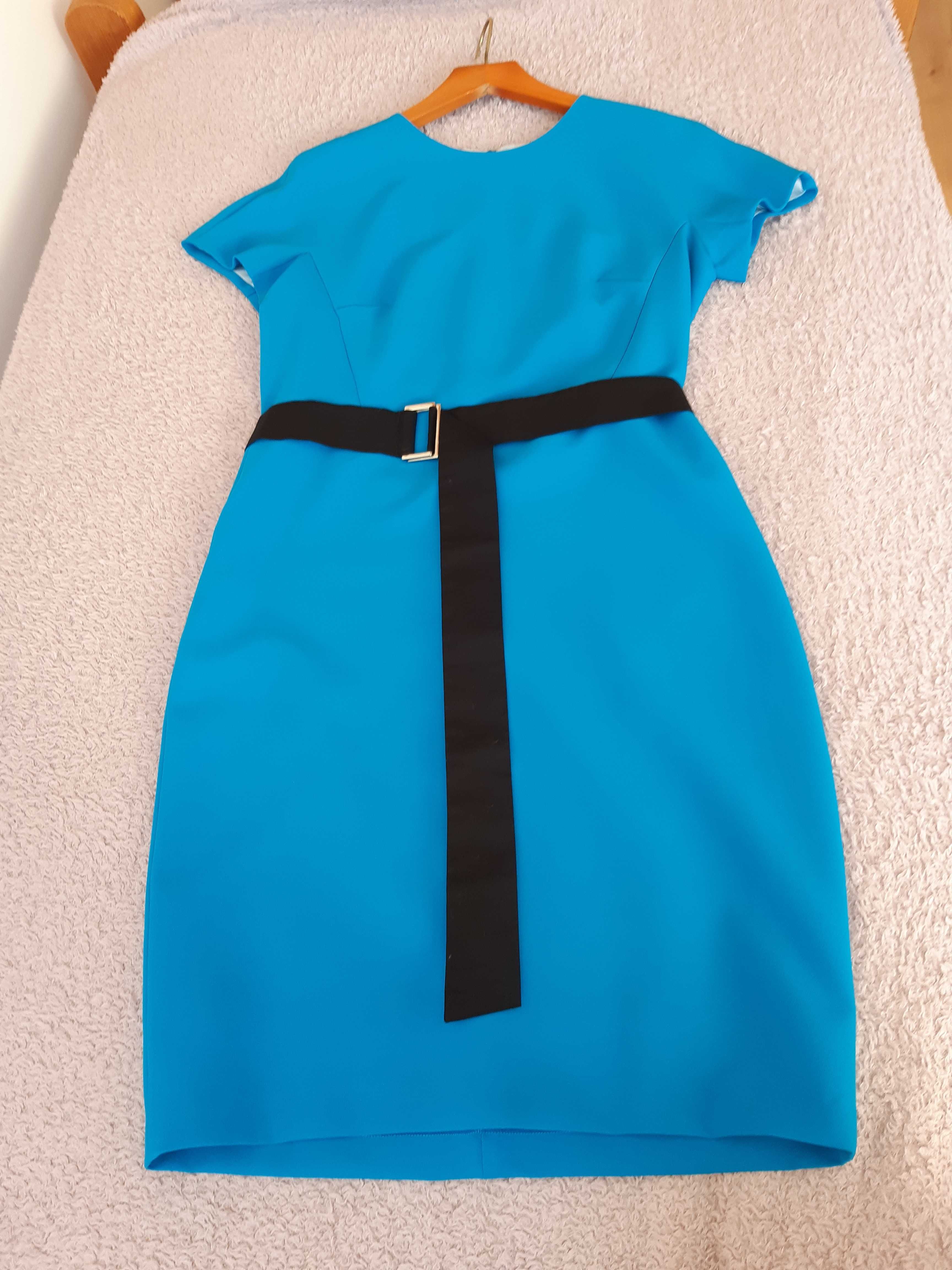 Elegancka sukienka Hexeline