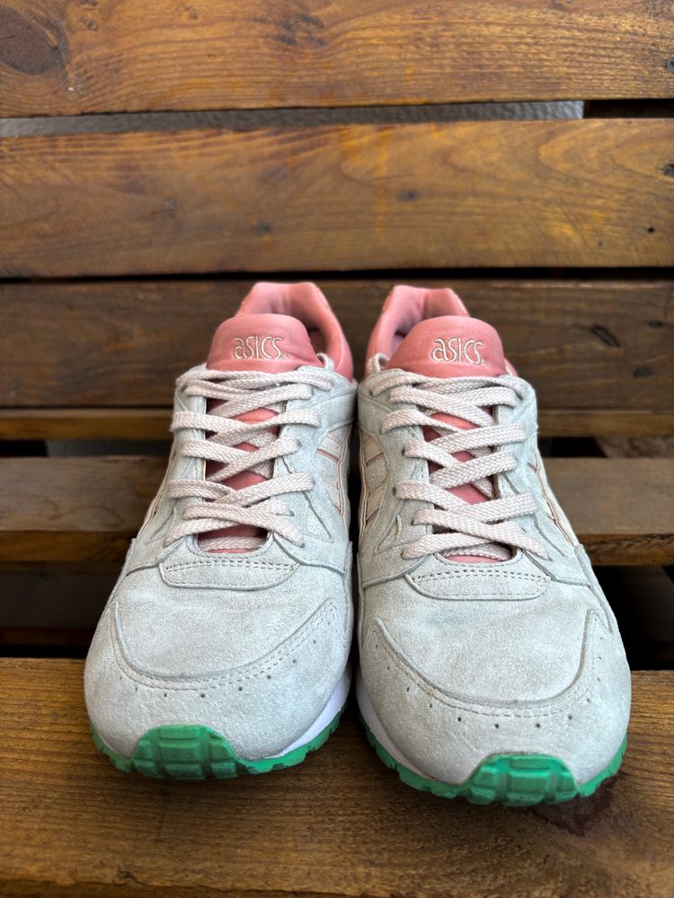Кросівки жіночі Asics