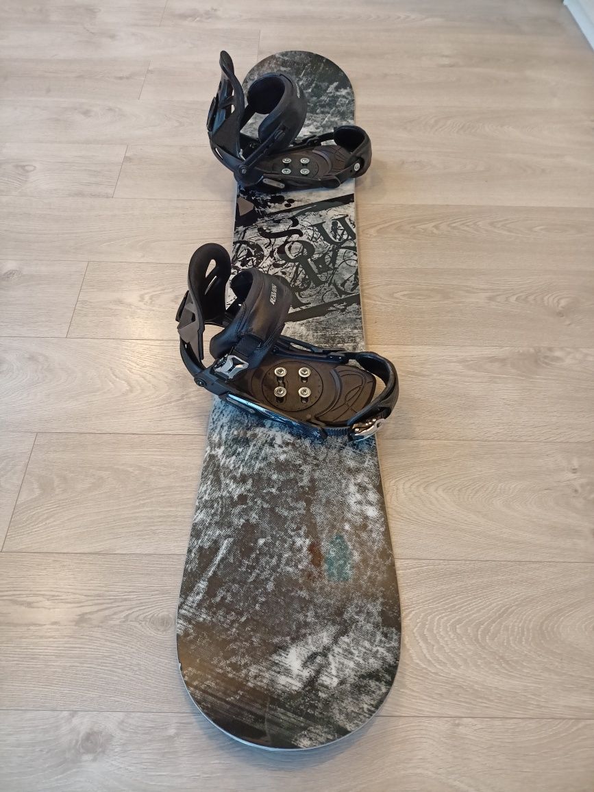 Deska snowboardowa Raven Grunge 156 + wiązania S250