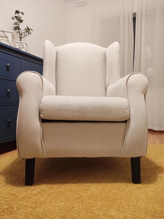 Poltrona / Cadeirão - beje