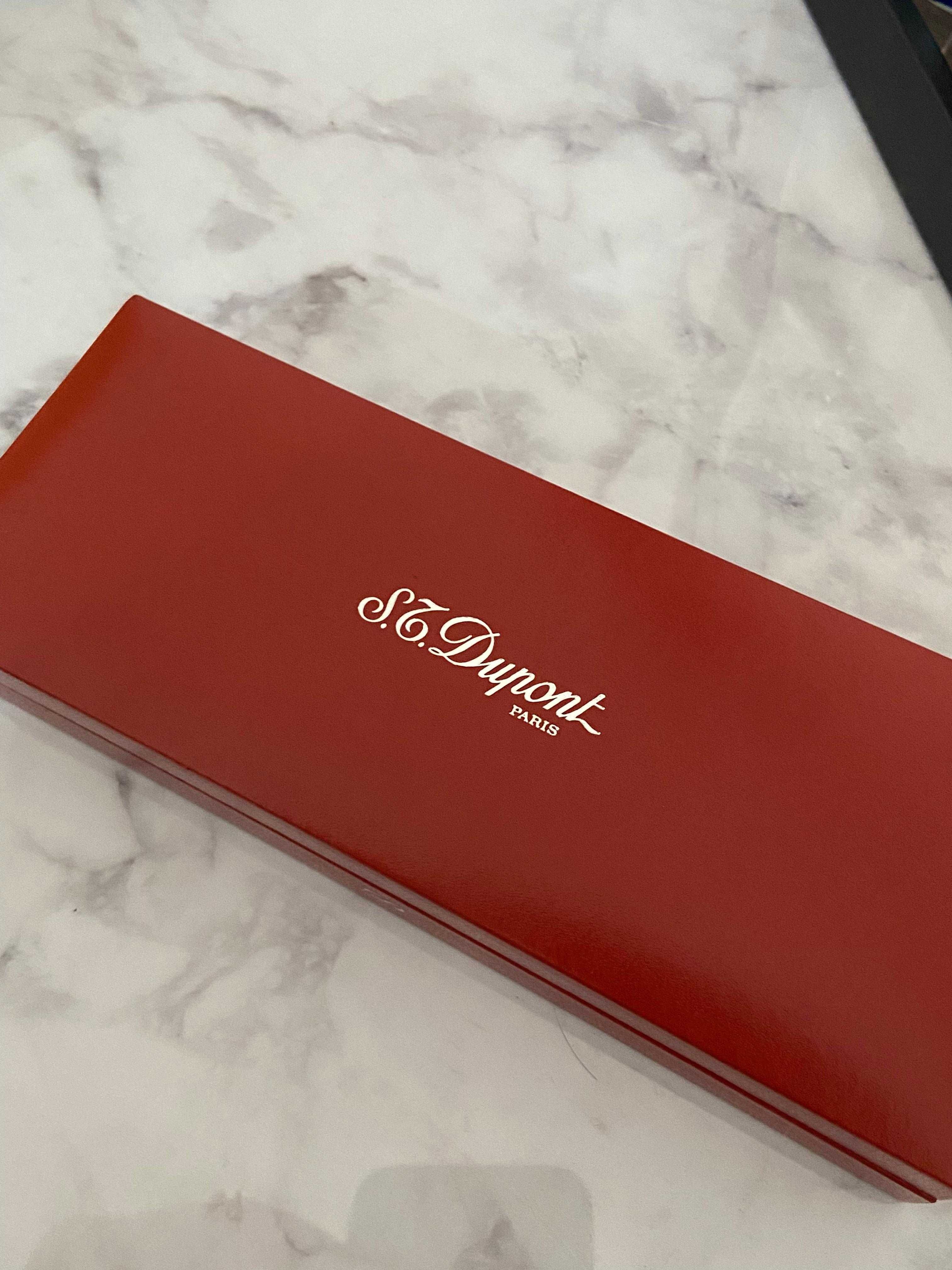 Caneta ST Dupont Esferográfica Banhada a Prata Com Caixa
