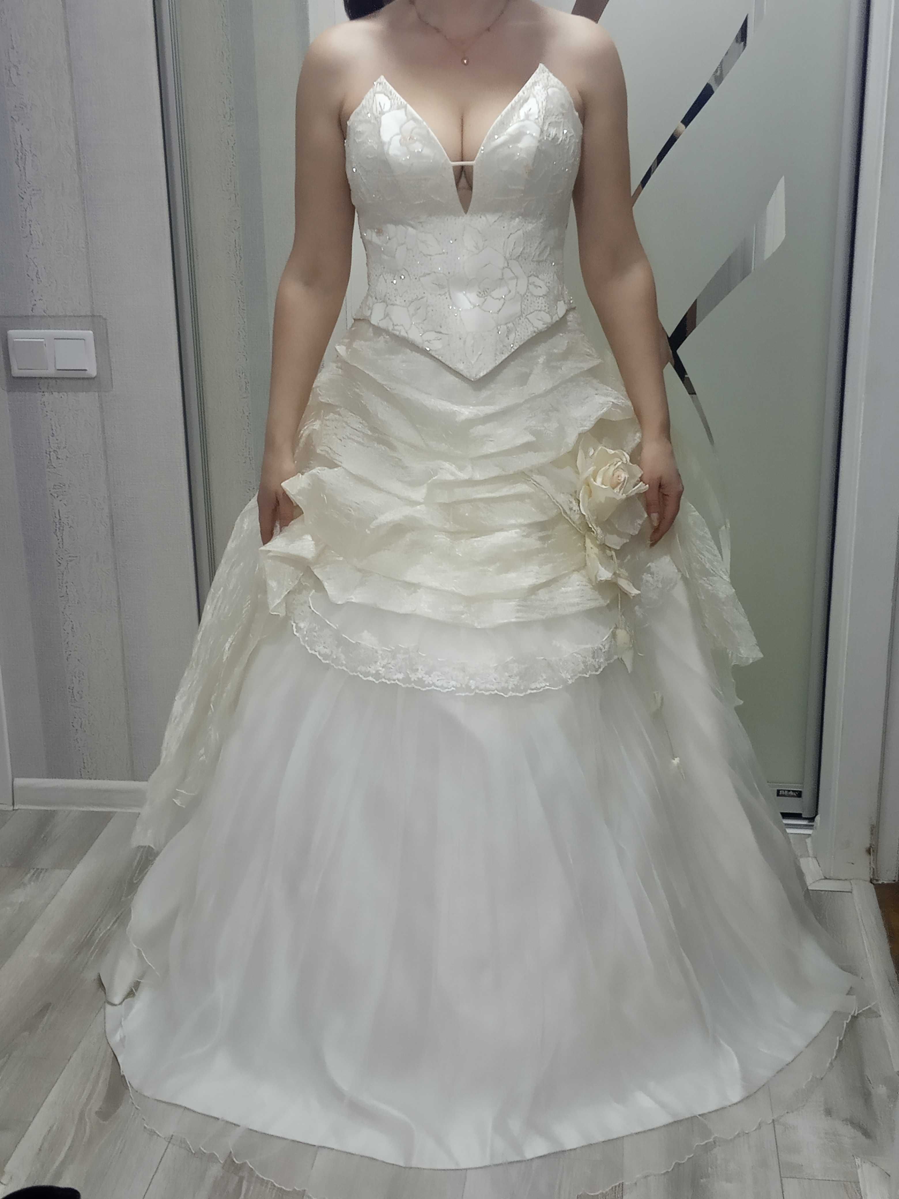 Весільна сукня Оксани Мухи