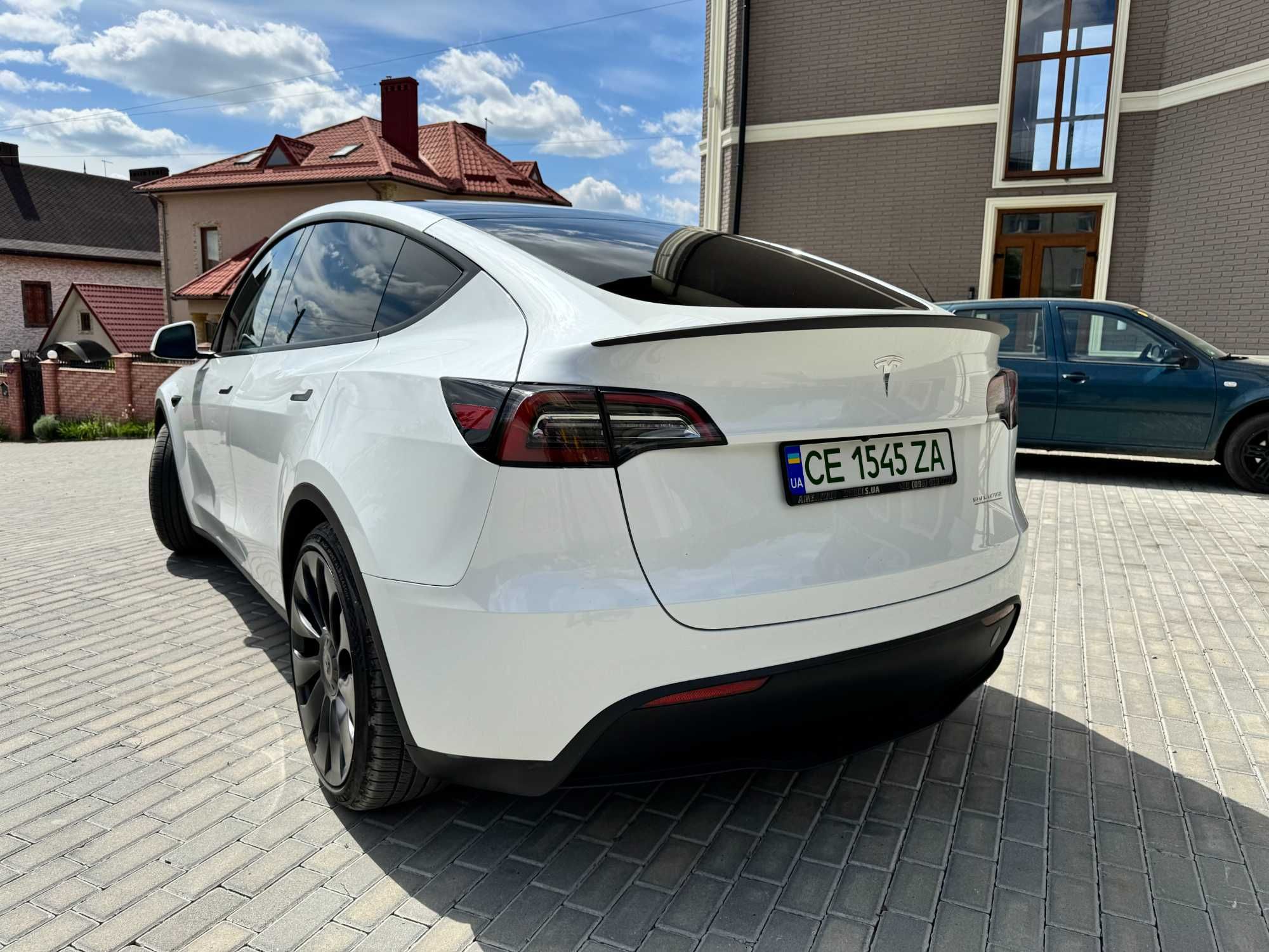 Tesla Performance Model Y 2023 повний привід 82 kWh Maximum Range