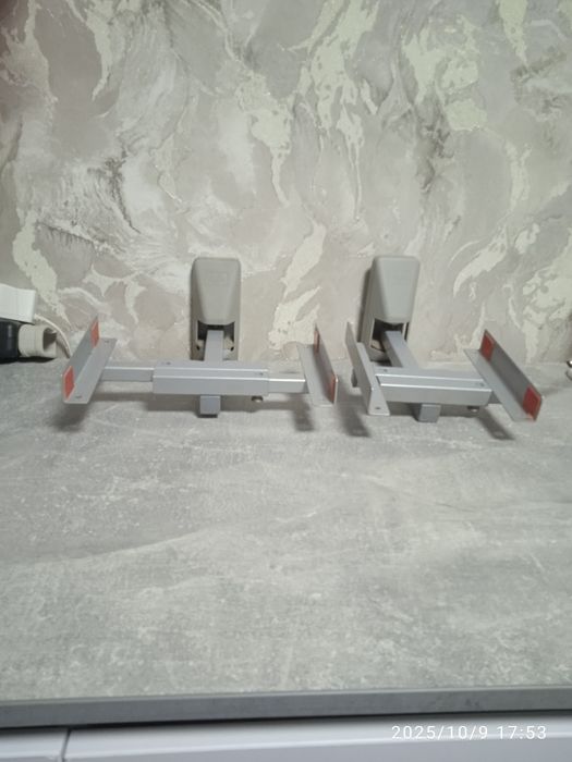 Настенное крепление для колонок