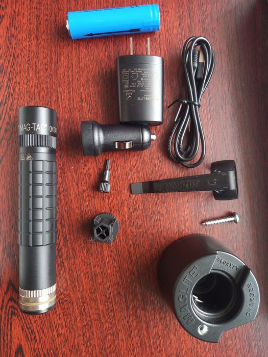 Mag lite Ліхтарик MAG-TAC LED rechargeable flashlight