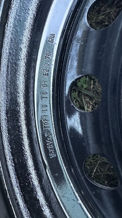 Металевий диск 16х6 1/2 r16 5х114.3 з зимовою гумою комплект 4 штуки