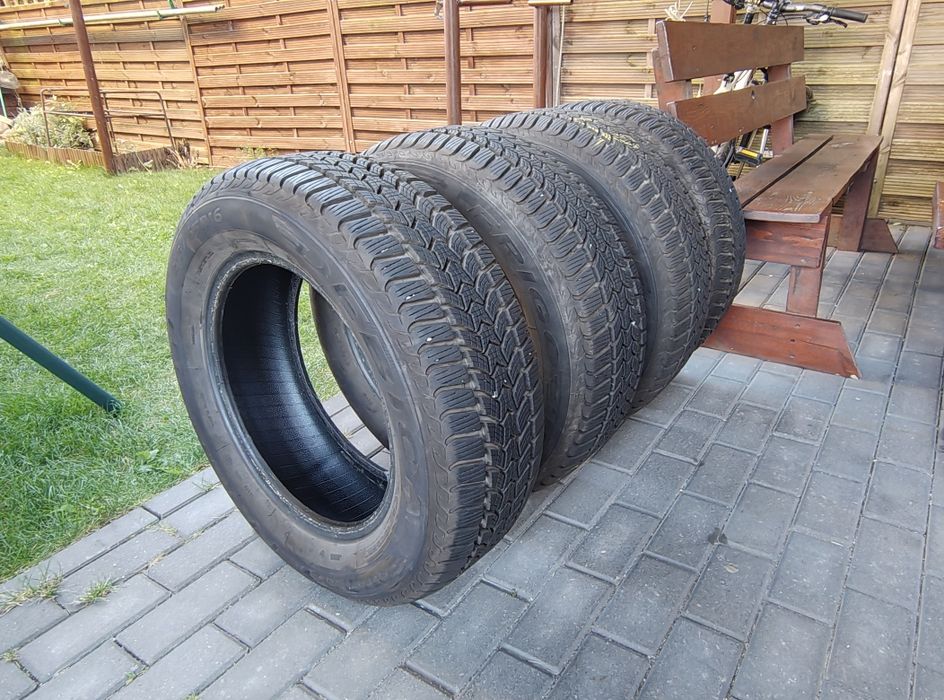 Sprzedam opony zimowe Dębica 215/65/16