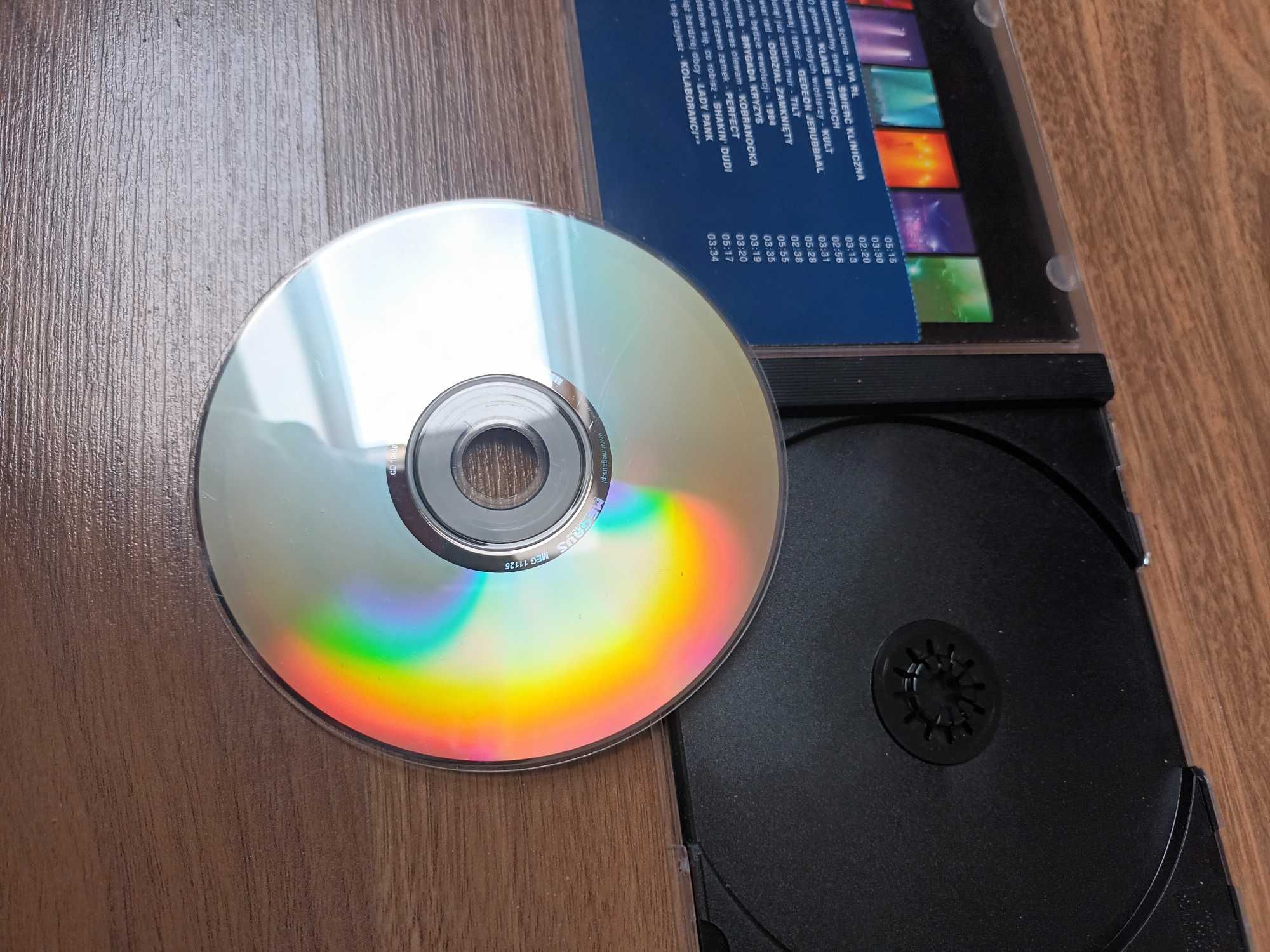 Niepokorni skladanka cd Kult.,Tilt ,Lady Pank,Perfect itd wyd.2003
