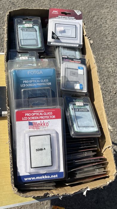 Комплекты фотопринадлежностей и аксессуаров.