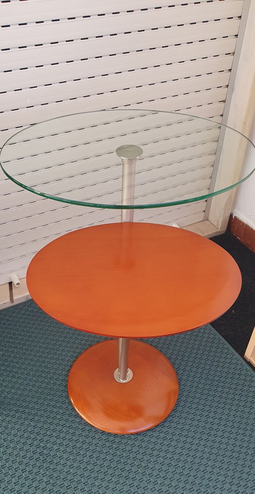 Mesa de apoio oval