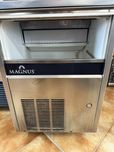 Maquina de Gelo 45kg muito nova