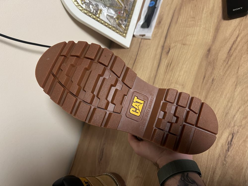 Caterpillar нові 42р